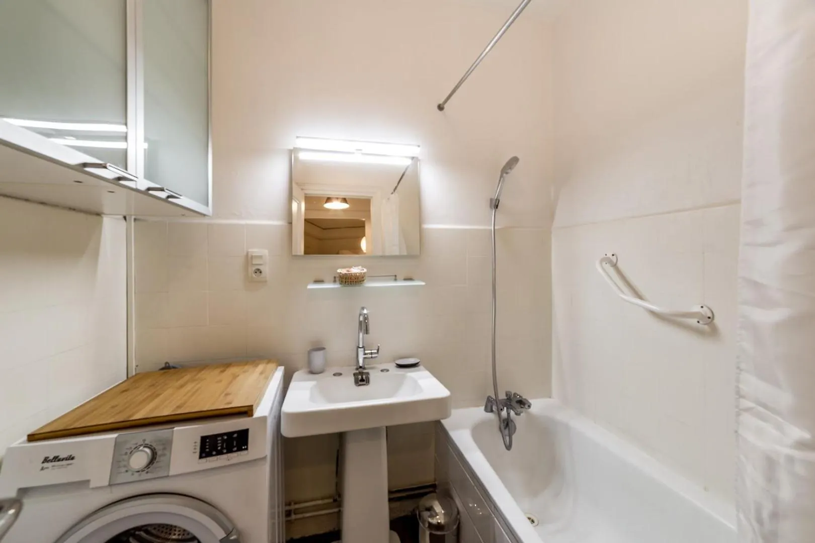 Spacieux Et Lumineux 70M² De La Place Ail Lyon 0*,  France