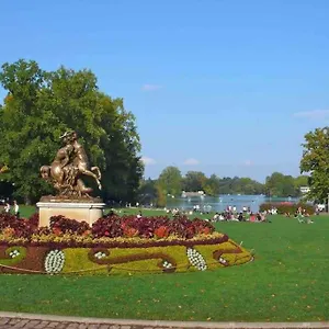 Le Rhone A Vos Pieds, Bellecour A Quelques Pas Lyon